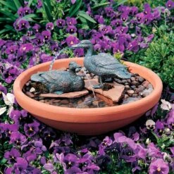 Set Of 2 Medium Ducks Pond Spitter Fountain